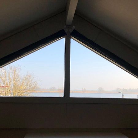 Bed And Breakfast De Biesbosch - In 'T Riet Drimmelen Eksteriør billede